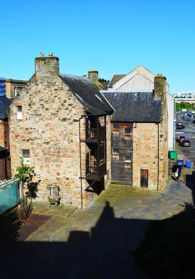 Heart Of Ayr: Elegant Townhouse In Central Ayr Exterior foto