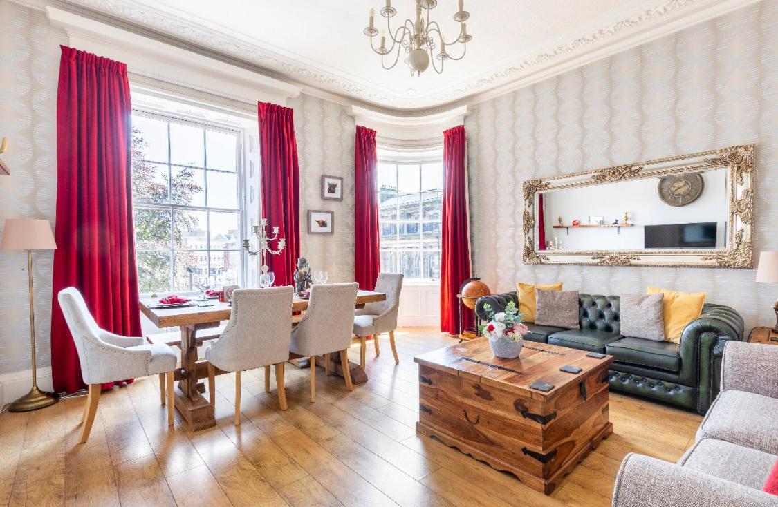 Heart Of Ayr: Elegant Townhouse In Central Ayr Exterior foto
