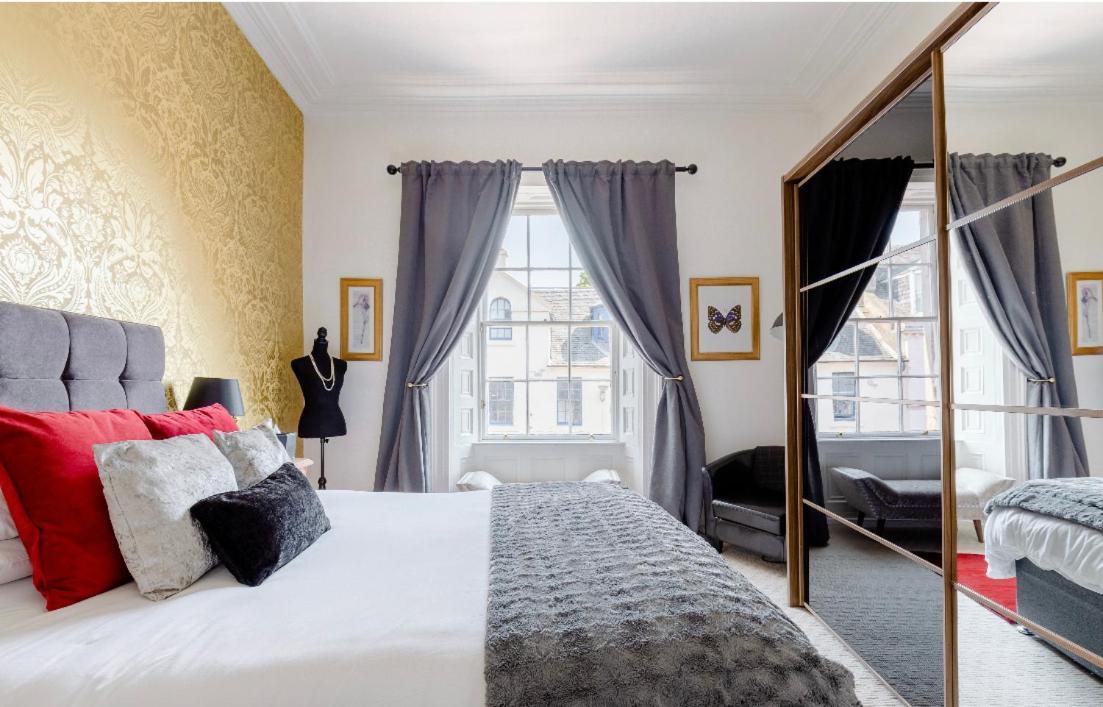 Heart Of Ayr: Elegant Townhouse In Central Ayr Exterior foto