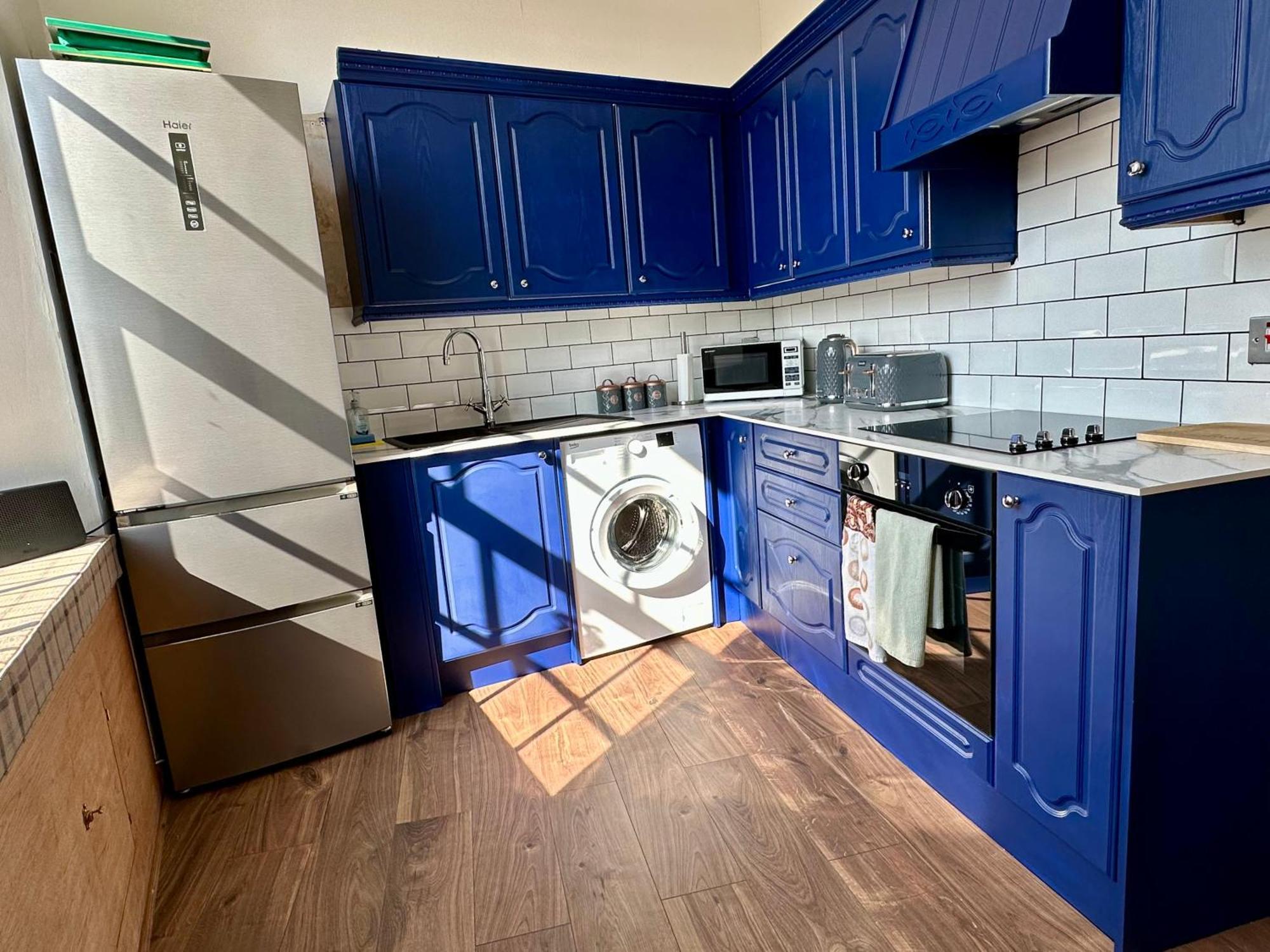 Heart Of Ayr: Elegant Townhouse In Central Ayr Exterior foto